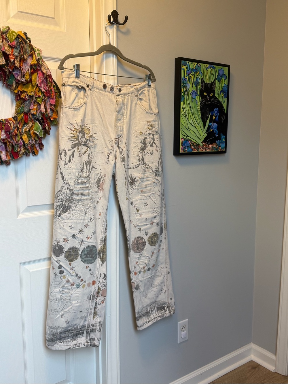 Magnolia Pearl Off-White Distressed Wide Leg Jeans with Eclectic Artwork - Picture 2 of 7
